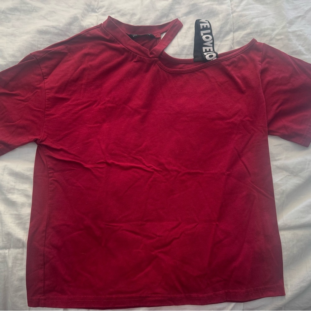 SHEIN Red Asymmetrical Short Sleeve Tee